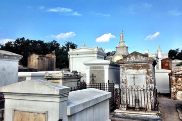 St Louis Cemetery Tour