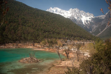 Private Day Tour to Lijiang Jade Dragon Snow Mountain Jade Dragon Snow Mountain-Yushui Village-Yufeng Monastery-No Shopping Stops