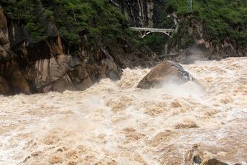 Private Day Tour to Lijiang Tiger Leaping Gorge Stone Drum Town-First Bend of Yangtze River-Tiger Leaping Gorge-Zhiyun Lamasery-No Shopping Stops