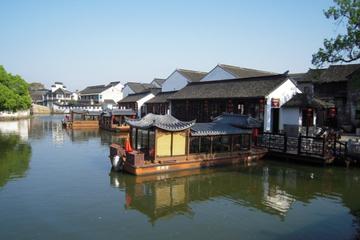 Small Group Day Tour to Suzhou with Tongli Water Town from Shanghai