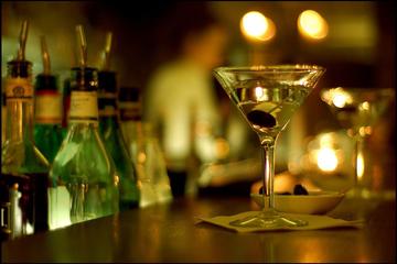 Shanghai at Night with Chinese Opera, Dinner, and Drinks