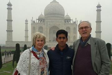 Private Full-Day Agra Tour With Taj Mahal and Agra Fort Round-Trip From Delhi