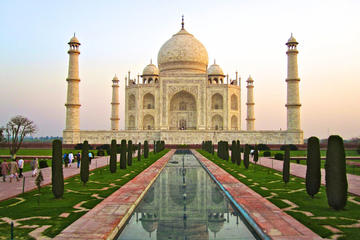 Taj Mahal and Fatehpur Sikri Tour of Agra from Delhi