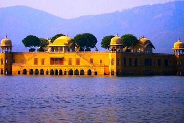 2-Night Jaipur Tour from Delhi by Fast Train