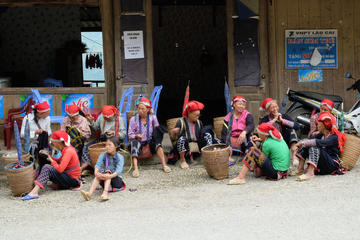 Muong Hum Market Guided Day Tour from Sapa