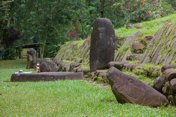 2-Day Takalik Abaj: Mayan and Olmec Archaeological Site from Panajachel