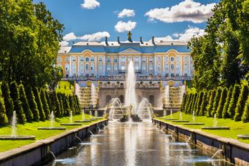 St. Petersburg Private Tour: Peterhof Palace and Fountains by Hydrofoil with Skip-the-Line Tickets