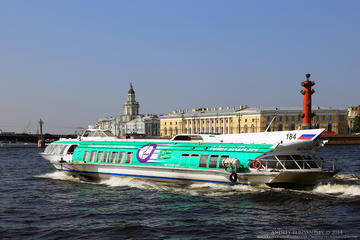 Private Shore Day Trip: City Tour and Cruise to Peterhof Fountain Complex with Champagne and Traditional Russian lunch with Russian Classical Ballet