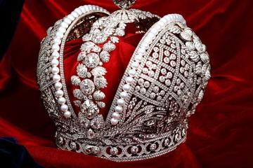 Private Tour: Romanoff's Treasures and Gold Room with a Curator in the Hermitage Museum and Faberge Halls