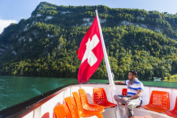 Lucerne Walking and Boat Tour: The Best Swiss Experience