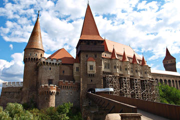 3-Day Tour in Transylvania with Hunyadi or Corvin Castle and Targu Jiu from Bucharest