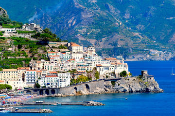 Full-Day Amalfi Coast and Pompeii: Small Group Tour from Sorrento