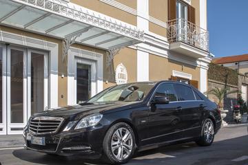 Private Transfer: Positano to Naples or Naples to Positano