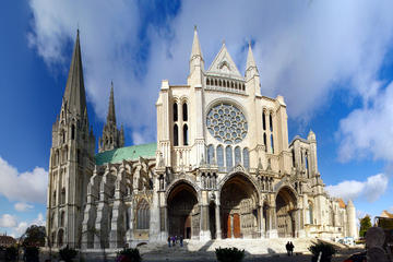 Chartres and Its Cathedral: 5-Hour Tour from Paris with Private Transport