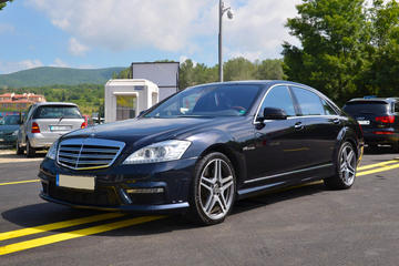 Private Luxury Transfer from Bourget Airport to Paris