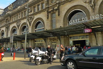 Private Transfer: Paris Hotel to any Railway Station