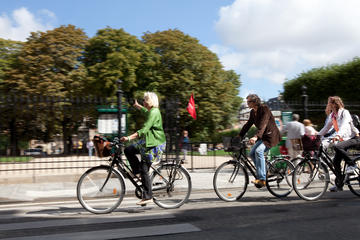 4-Hour Electric Bike Tour in Paris
