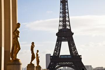 Skip the Line: Eiffel Tower Small-Group Tour with Summit Access