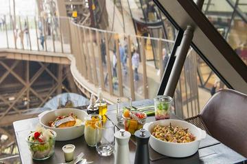 Skip the Line Eiffel Tower Lunch Hop On Hop Off Bus Tour and River Cruise