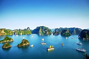 3-Day Halong Bay Cruise including Swimming and Kayaking with Round-Trip Transfer from Hanoi