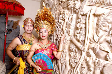 Pose in Balinese Traditional Costume