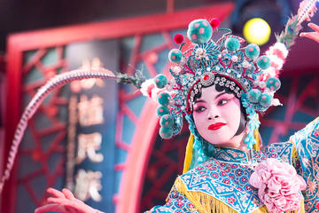 Beijing Night Tour Of Peking Opera Show Including Private Transfer