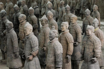 One-Day Private Tour of Xi'an Terra-Cotta Warriors and City Wall