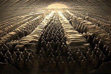 Private Xi'an Day Tour Including Hanyangling Museum And Terra-Cotta Warriors
