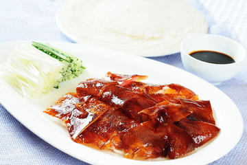 Customizable Tour of Badaling Great Wall with Roast Duck Dinner and Evening Show