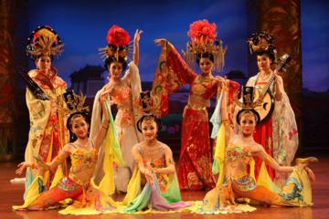Evening Tour: Xi'an Tang Dynasty Music and Dance Show and Dumpling Banquet