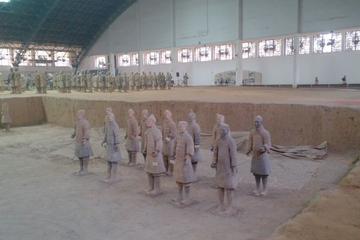 Private Xi'an Exploration Tour: Comparison of Warriors in Qin and Han Dynasty