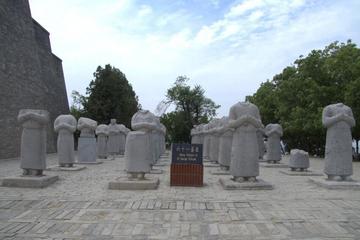 Xi'an West Route Private Tour: Famen Temple and Qianling Mausoleum