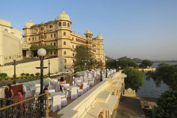 Private Tour: Udaipur City Tour with Boat Ride on Lake Pichola