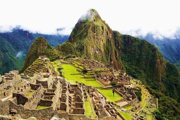 Private Tour: 2-Day Exploration of the Sacred Valley and Machu Picchu