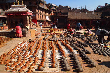 4-Day Sightseeing Tour from Kathmandu with Trips to Patan, Bhaktapur and Nagarkot