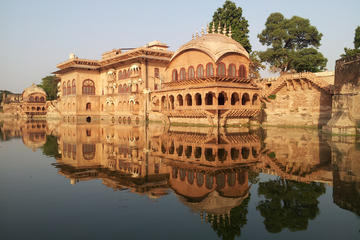 Independent 6-Day Tour of Delhi, Deeg Agra and Jaipur from Delhi in Private Car