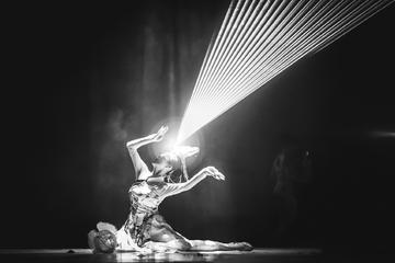 Evening Acrobats Show in Beijing