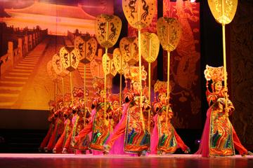 Evening Chinese Acrobatics and Shanghai Evening Tour
