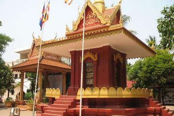 Half Day War Museum Siem Reap Killing Fields and Artisans De Angkor