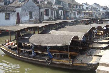 Private Day Tour: Water Towns Xitang and Wuzhen from Shanghai