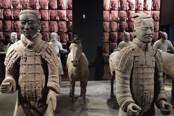Xi'an Day Tour: Shanxi History Museum, Xi'an City Wall and Bell Tower