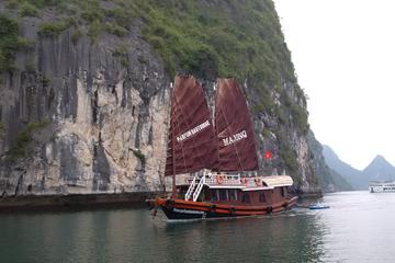One day private Halong bay cruise with seafood lunch from Hanoi