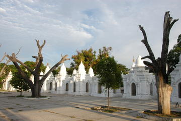 Private Airport Transfer and Sightseeing Combo: Mandalay International Airport (MDL) to Mandalay Hotels including Cultural Heritage Tour