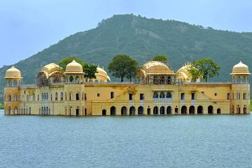 3-Day Private Tour of Jaipur From Delhi With Heritage Home Stay