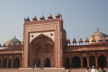 Private Day Trip to Fatehpur Sikri And Abhaneri Stepwells From Agra To Jaipur