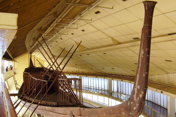 Private Full-Day Cairo Tour Including Giza, Solar Boat Museum, Felucca, and Nile Dinner Cruise