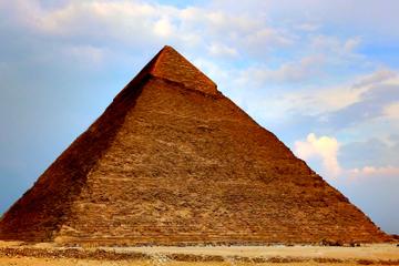 Day Tour to Pyramids And The Egyptian Museum from Cairo