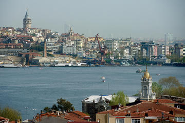 Traditional Boat Trip and Fener-Balat Areas Walking Tour