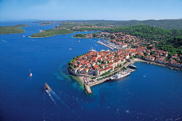 Korcula Across the Sea: Private Excursion from Dubrovnik to Korcula Island with Speedboat or Yacht