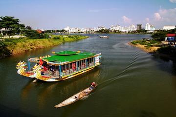 Half Day Boat Tour and Vietnamese traditional folk song